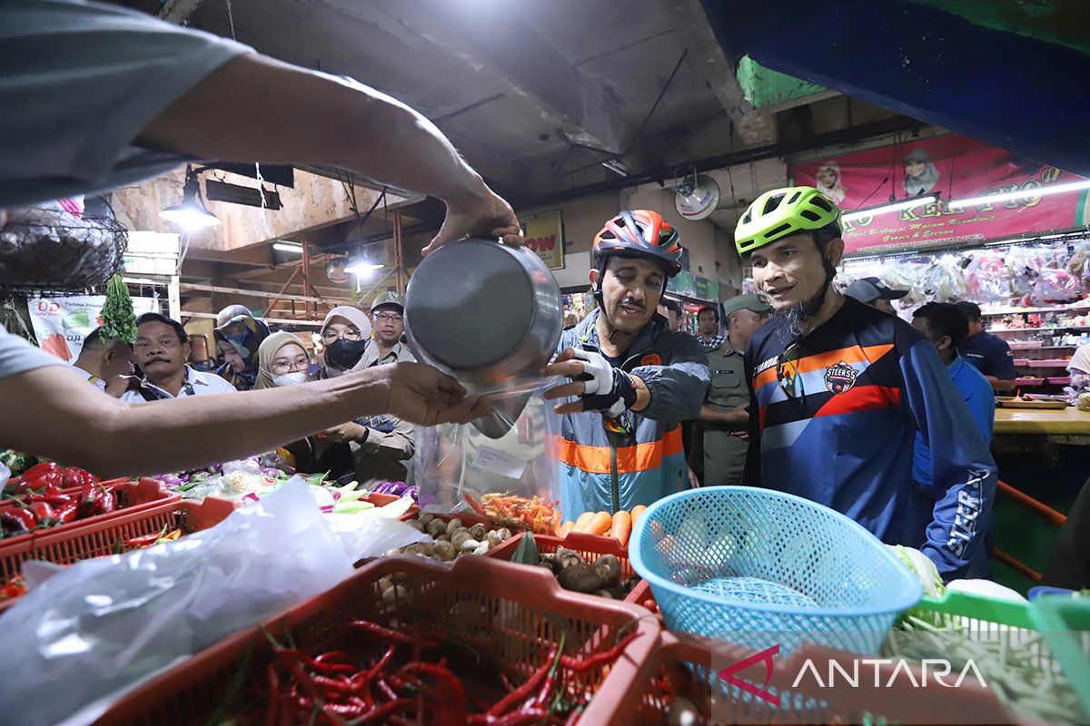 Wali Kota Jaktim sidak harga pangan di Pasar Rawamangun