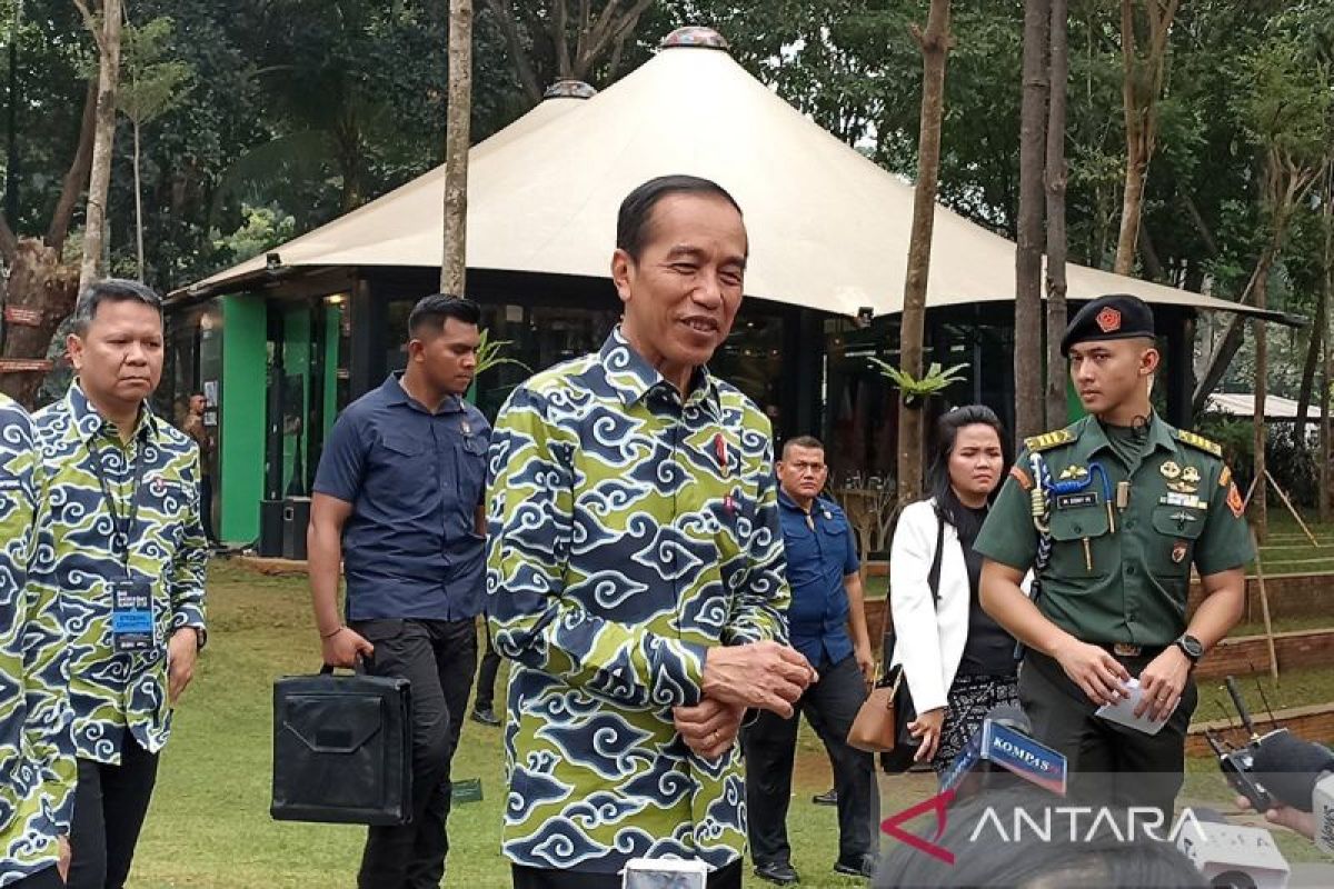 Jokowi: Mungkin minggu ini "reshuffle"