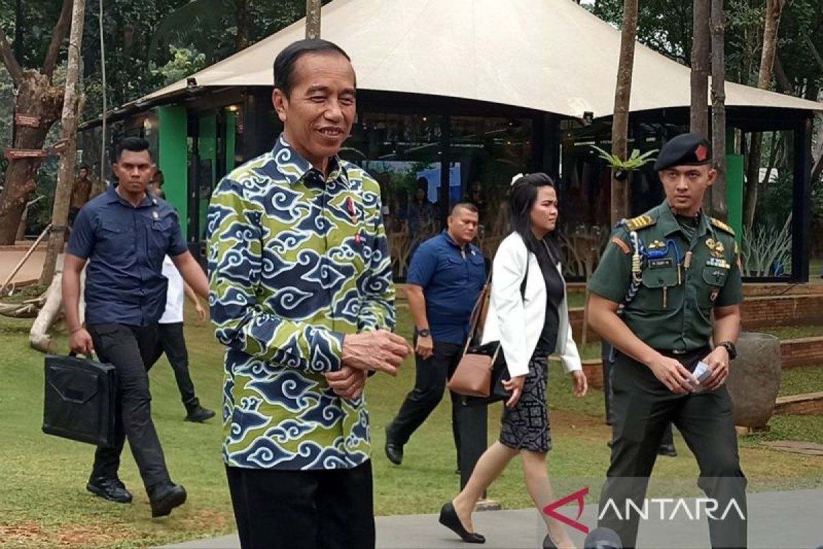 Jokowi sebut hubungan ke Megawati baik meski Gibran bacawapres Prabowo