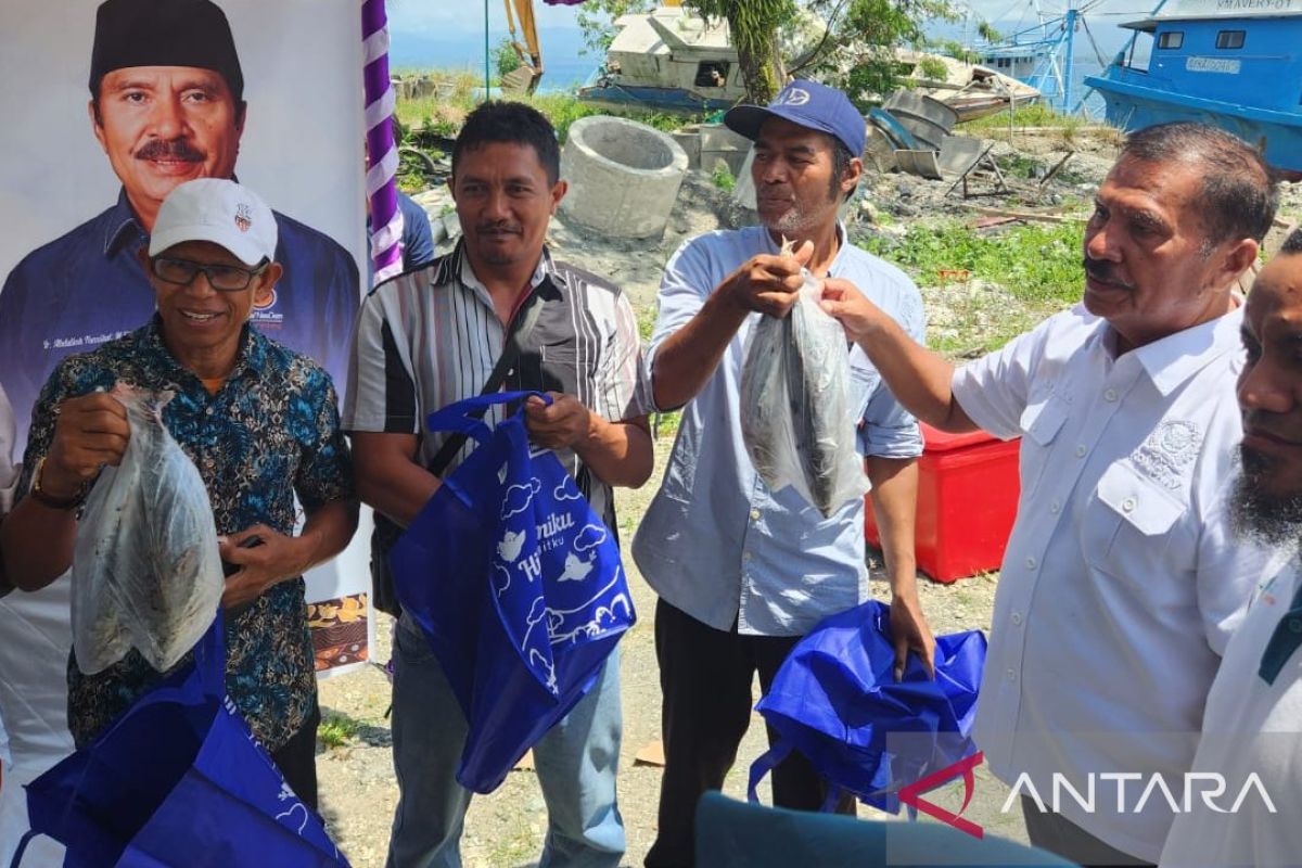 Upaya tekan stunting, KKP bagi 1.000 paket ikan segar di Malteng