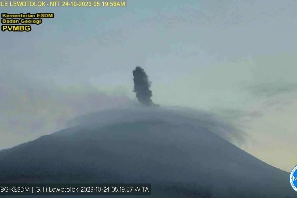 Pagi ini, terjadi dua kali letusan di Gunung Ili Lewotolok-NTT
