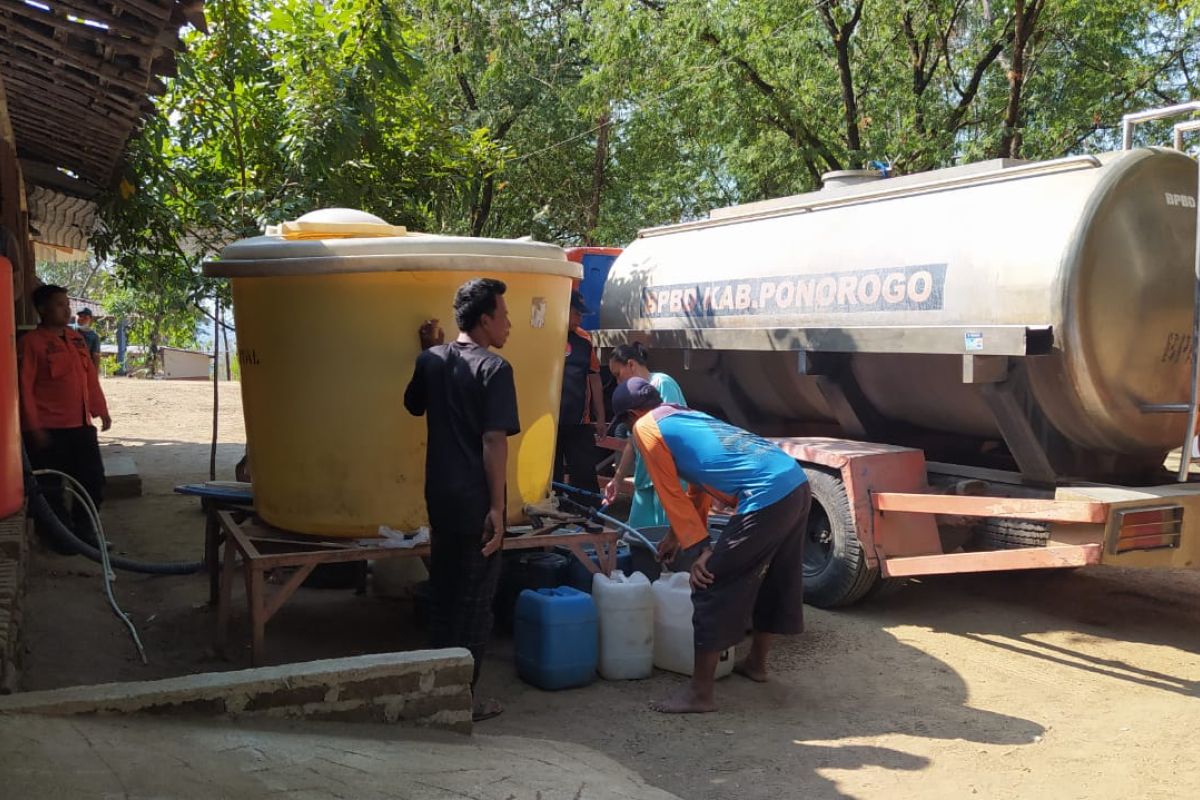 BPBD Ponorogo perbanyak distribusi air bersih