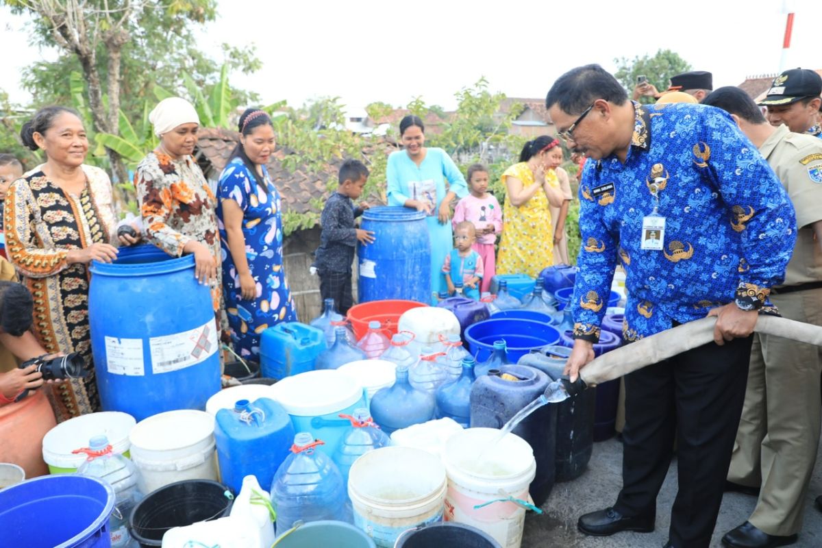 1.382 desa di Jateng terima bantuan  air bersih dari pemprov