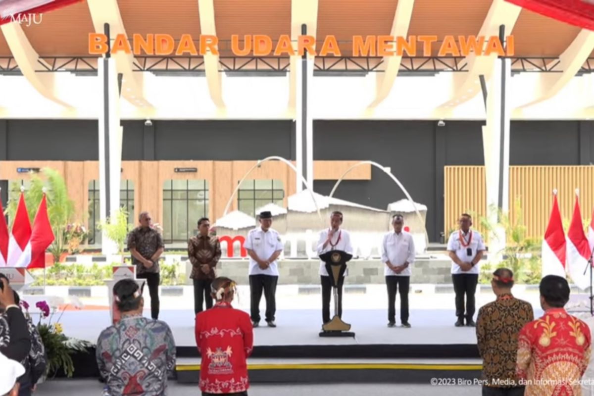 Jokowi berharap pembukaan Bandara Mentawai tarik kunjungan wisatawan