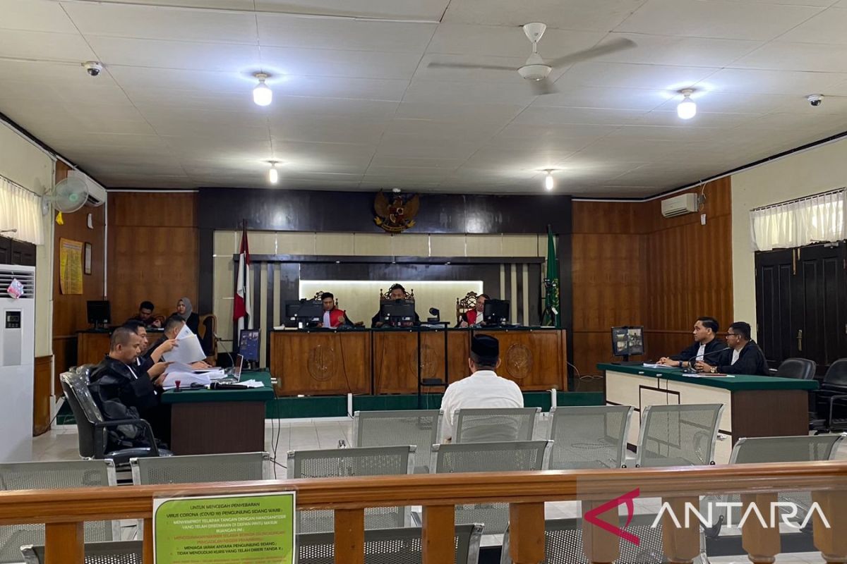 Sidang lanjutan, Muhammad Adil tekan Kabag Propokim Meranti berikan uang potongan