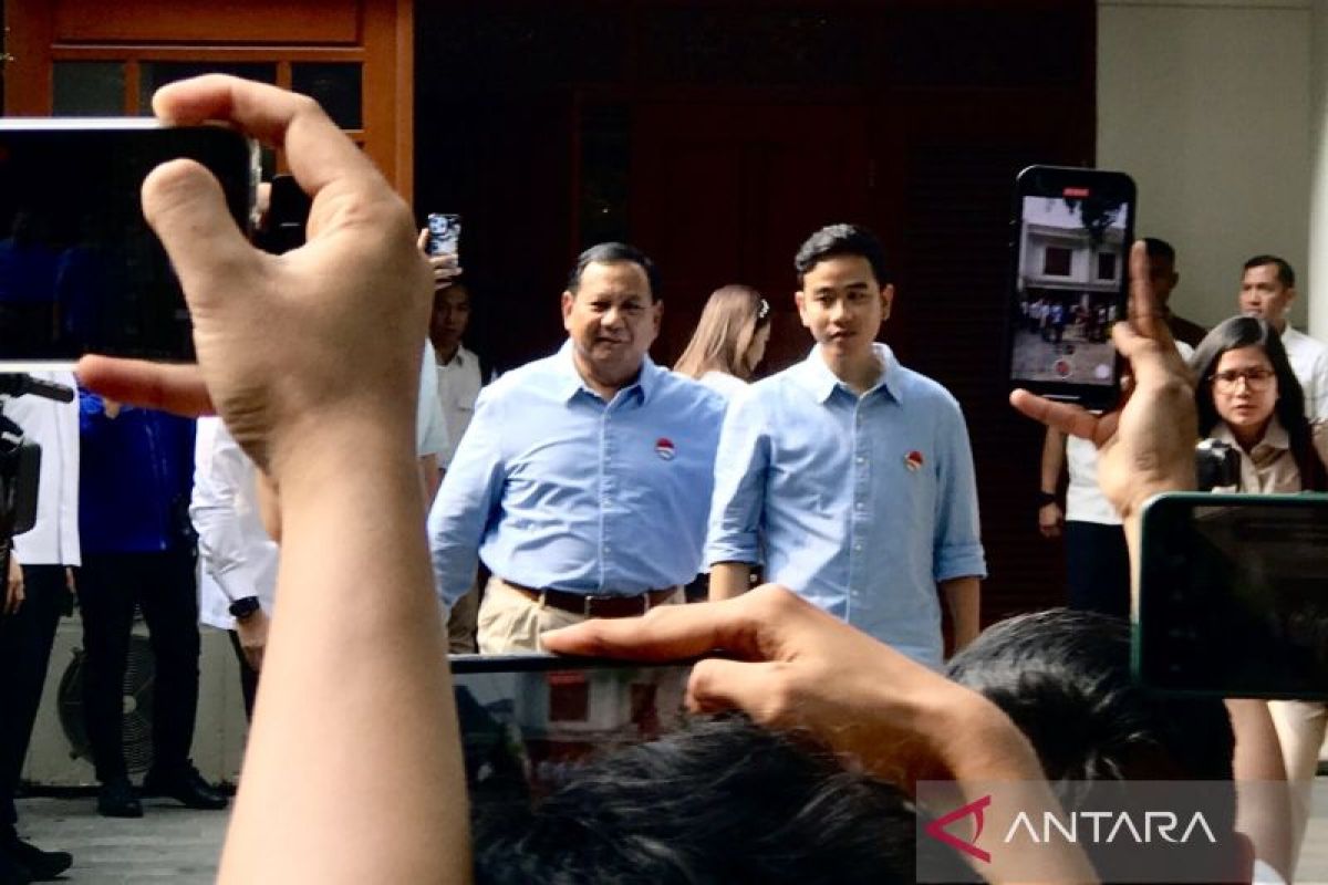Gibran hadir di Kertanegara gunakan mobil pribadi Prabowo