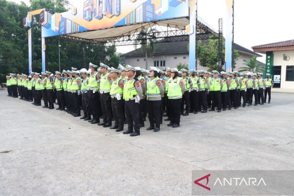 TNI - Polri dikerahkan kawal perjalanan presiden Jokowi ke tol Indraprabu