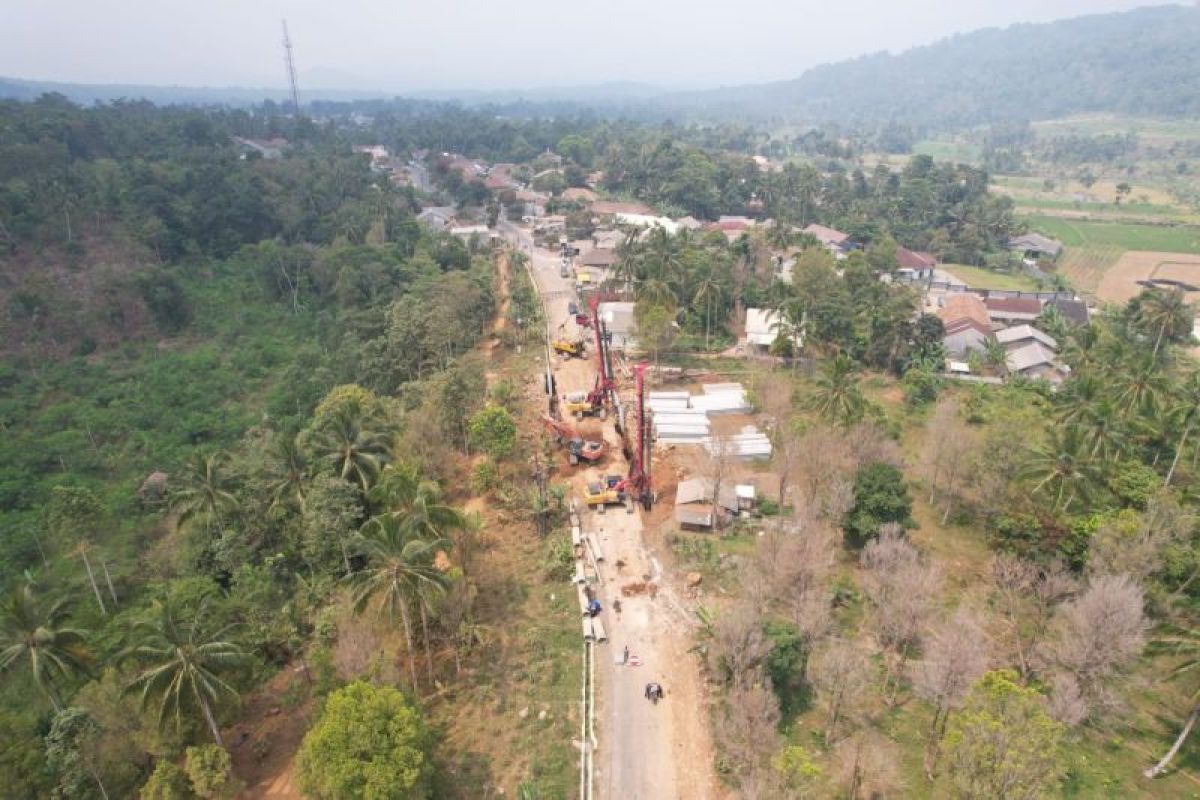 Progres pengerjaan Tanjakan Bangangah oleh DPUPR Banten capai 45 persen