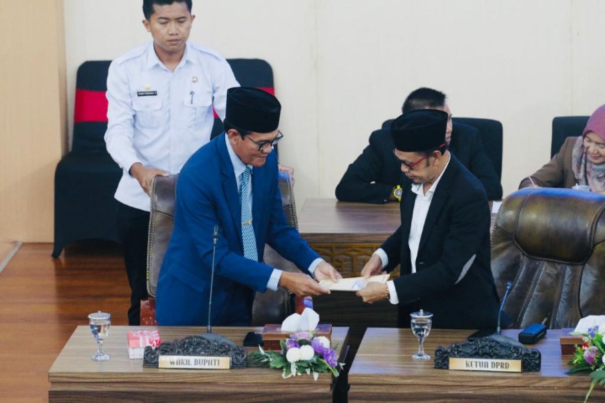 DPRD Lombok Tengah menyetujui Ranperda penyelenggaraan ketenagakerjaan