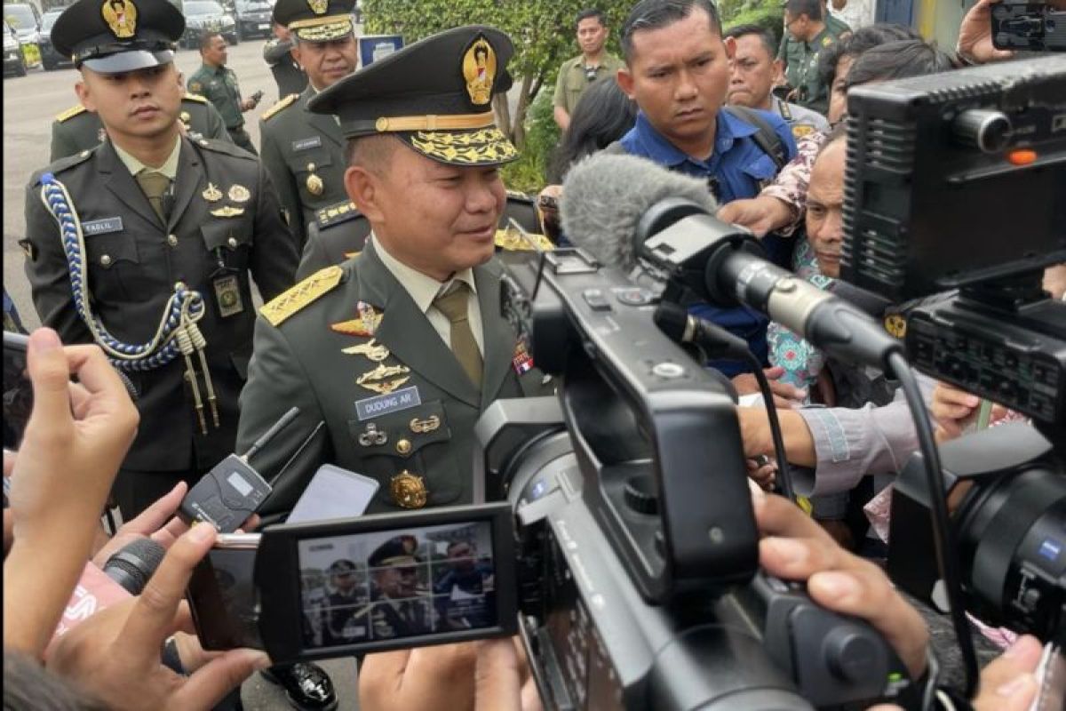 Presiden tunjuk Letjen Agus Subiyanto sebagai KASAD