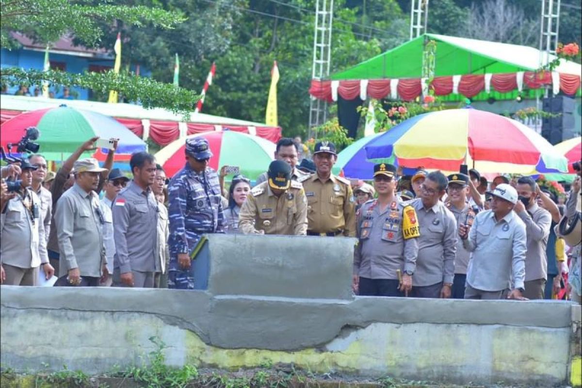 Bupati Ketapang resmikan objek wisata Bukit Menanti