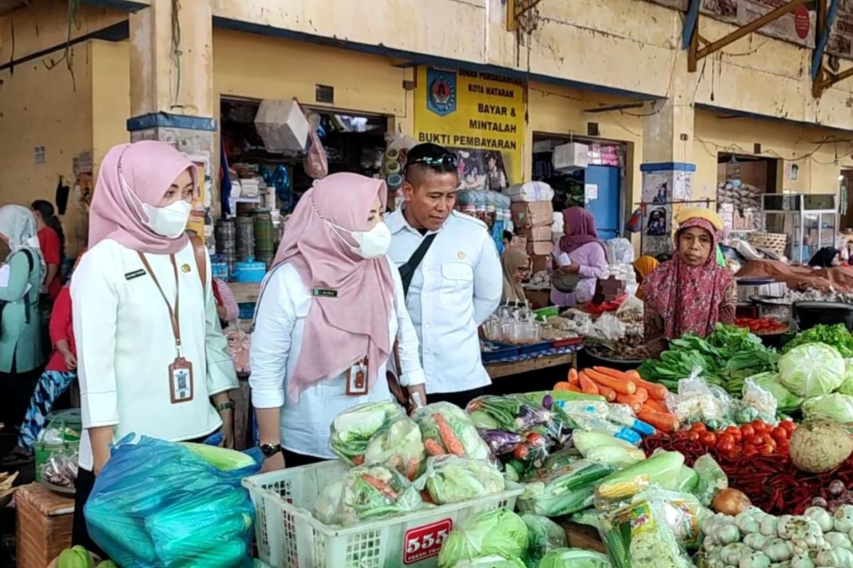 Disdag Mataram memantau stok cabai antisipasi lonjakan harga