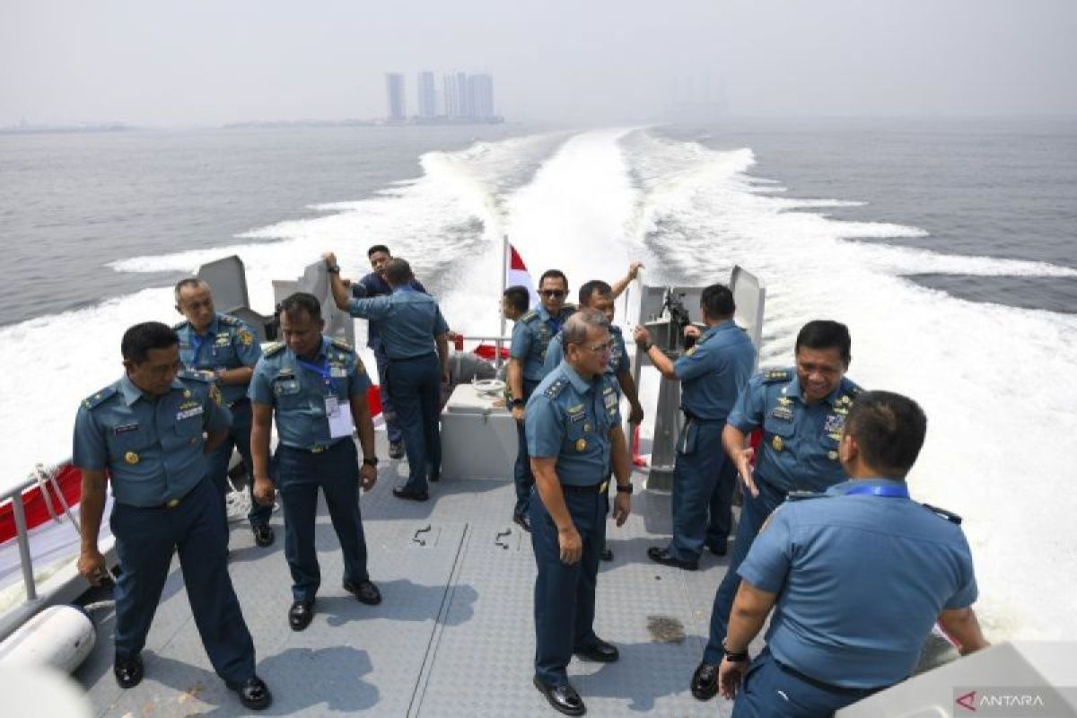 TNI AL terima satu unit kapal patroli 'Yapero' dirancang dalam negeri