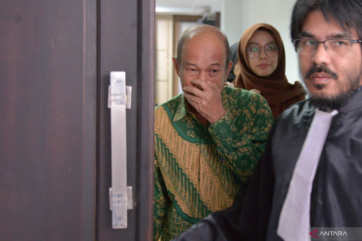 Mantan Bupati Aceh Tamiang tolak dakwaan JPU di sidang korupsi pertanahan
