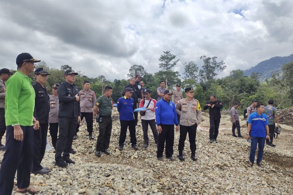 Lahan sawah di Sungai Besar Kapuas Hulu rusak akibat pertambangan ilegal