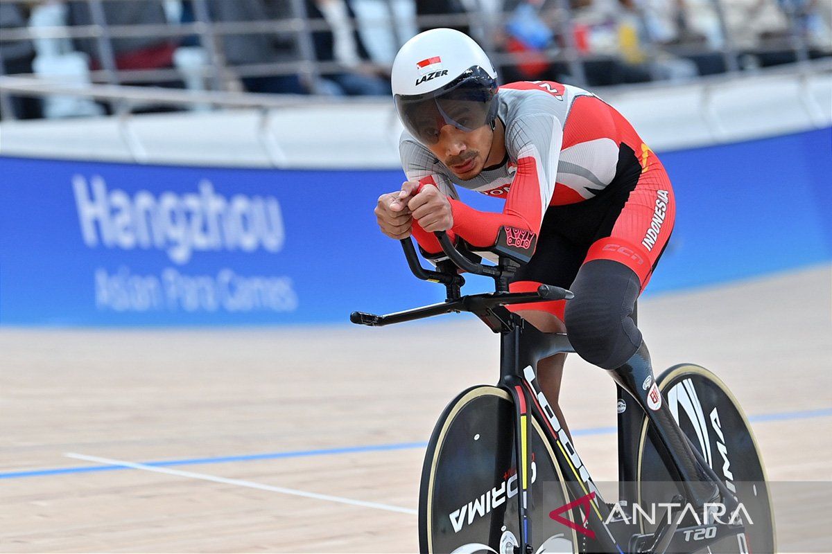 Para balap sepeda Indonesia berhasil rebut dua medali emas sekaligus di Asian Para Games 2022