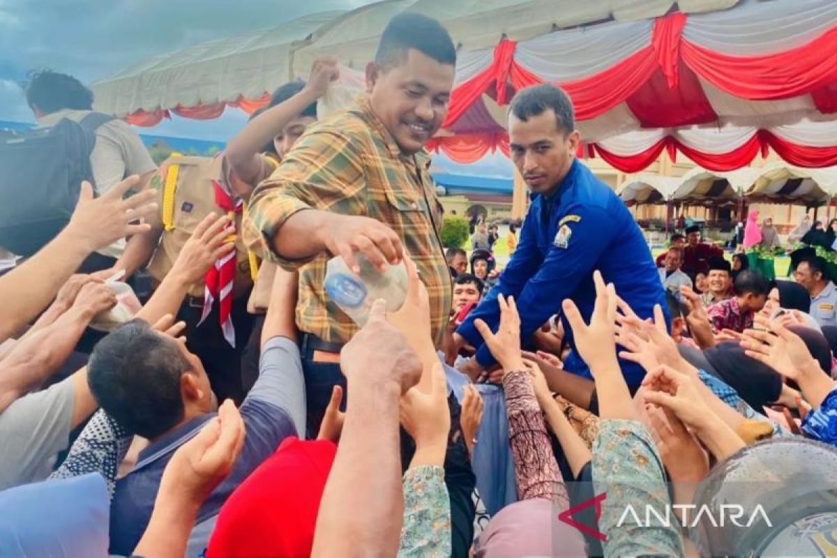 Pemkab Aceh Barat bagikan 25.000 nasi untuk warga pada Maulid Akbar
