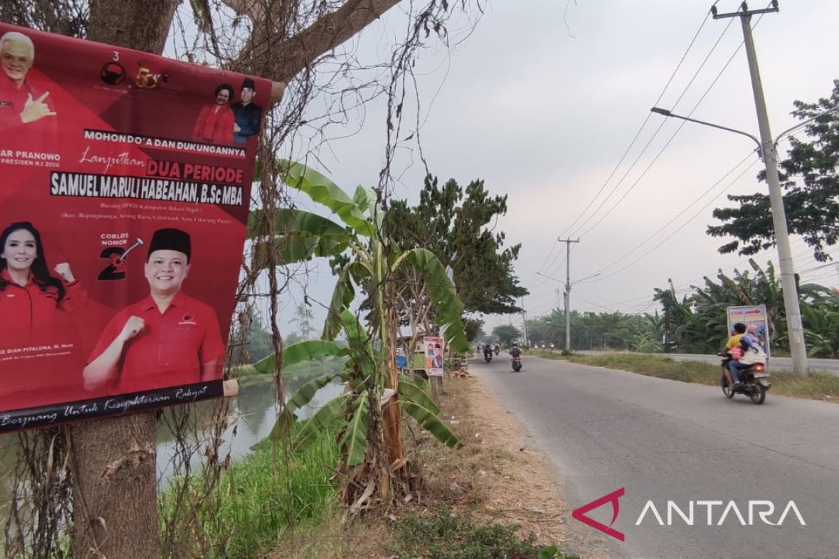 Bawaslu Kabupaten Bekasi tertibkan alat peraga sosialisasi Pemilu 2024