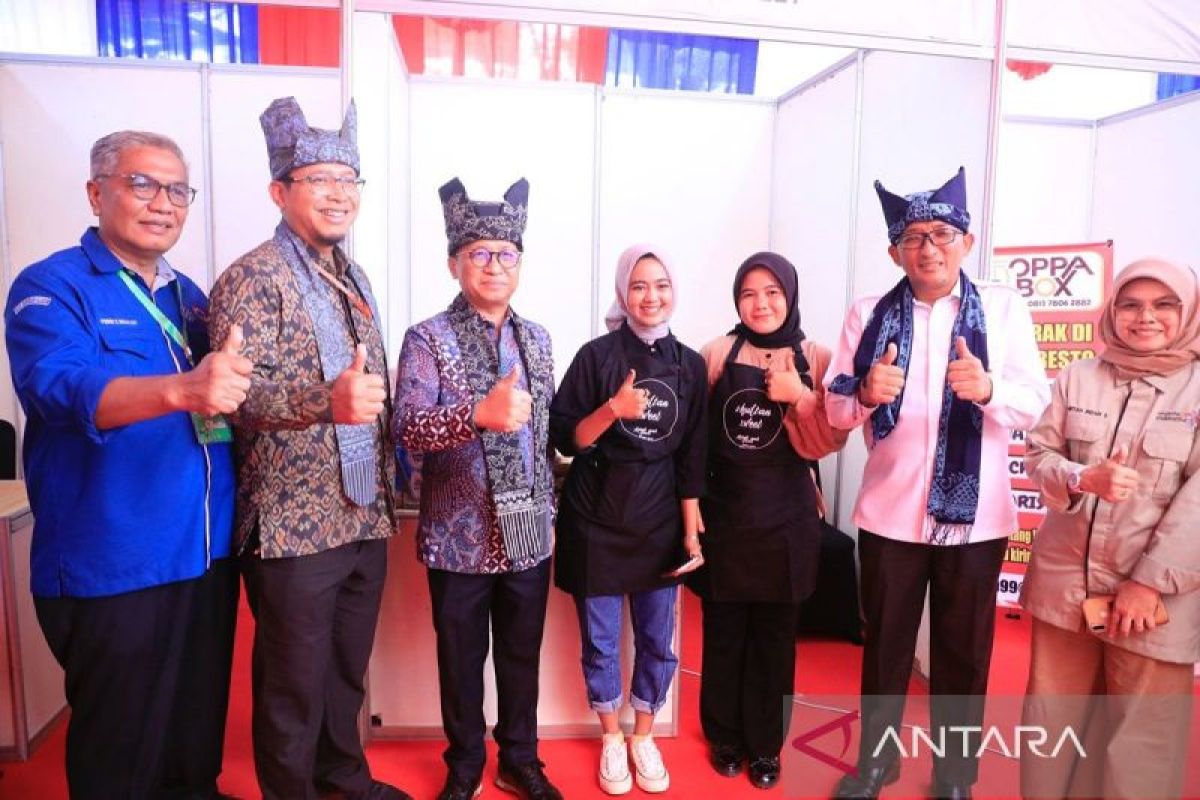 Kemnaker buka Job Fair Hybrid Kota Padang turunkan angka pengangguran