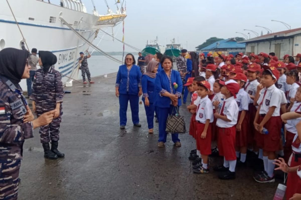 Pengunjung KRI Bima Suci di Medan capai 1.200 orang per hari