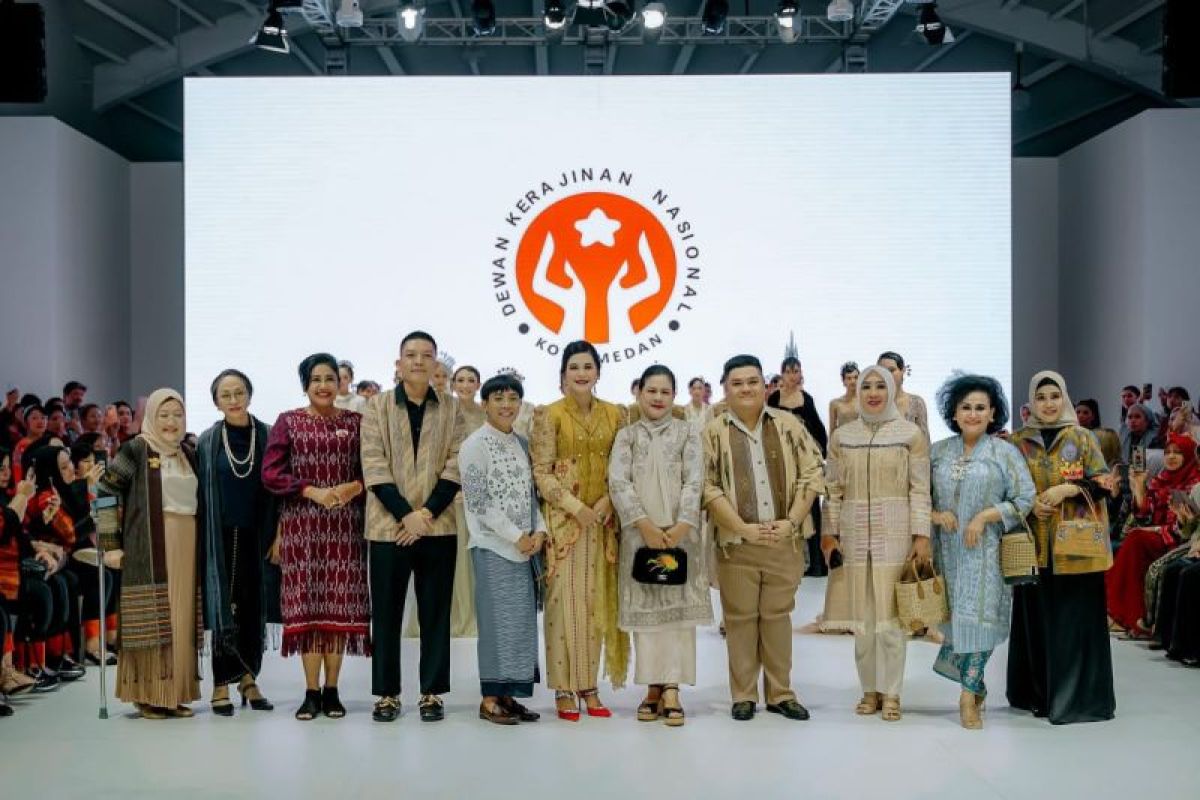 Kahiyang Ayu perkenalkan wastra Kota Medan di Jakarta Fashion Week