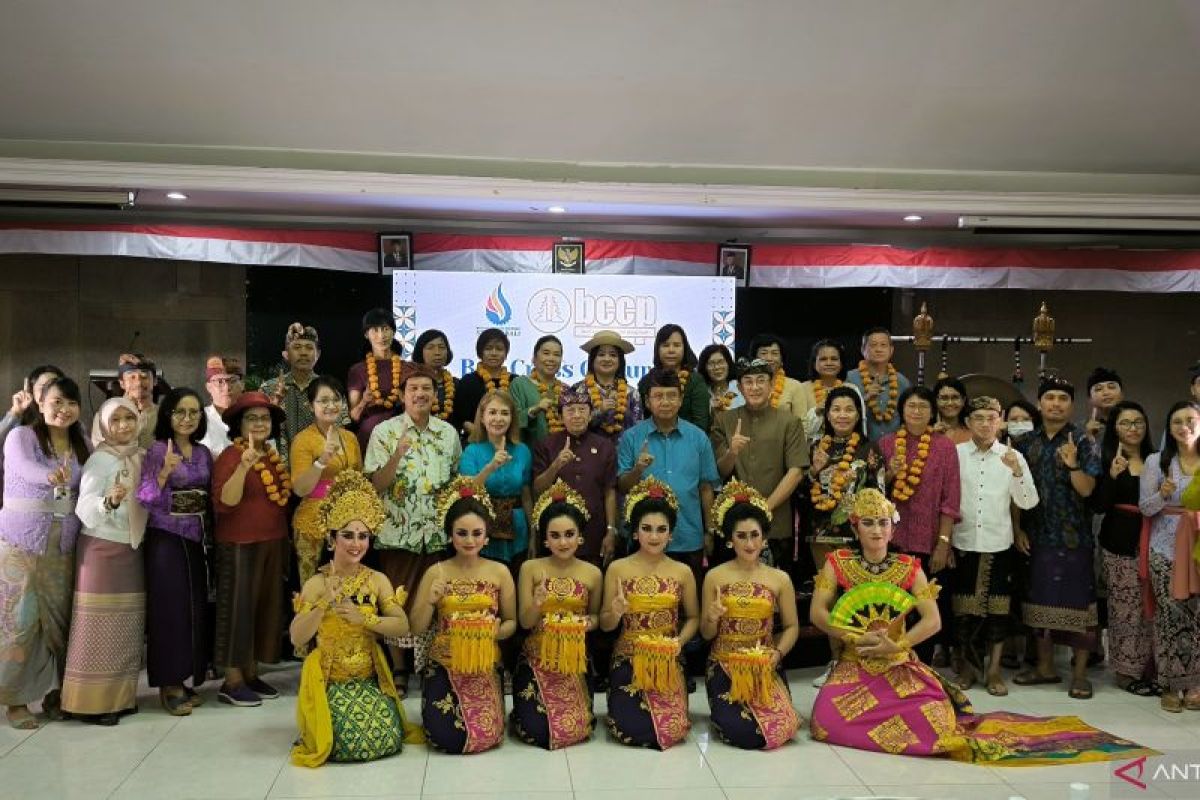 ITB STIKOM undang dosen Thailand belajar budaya Bali