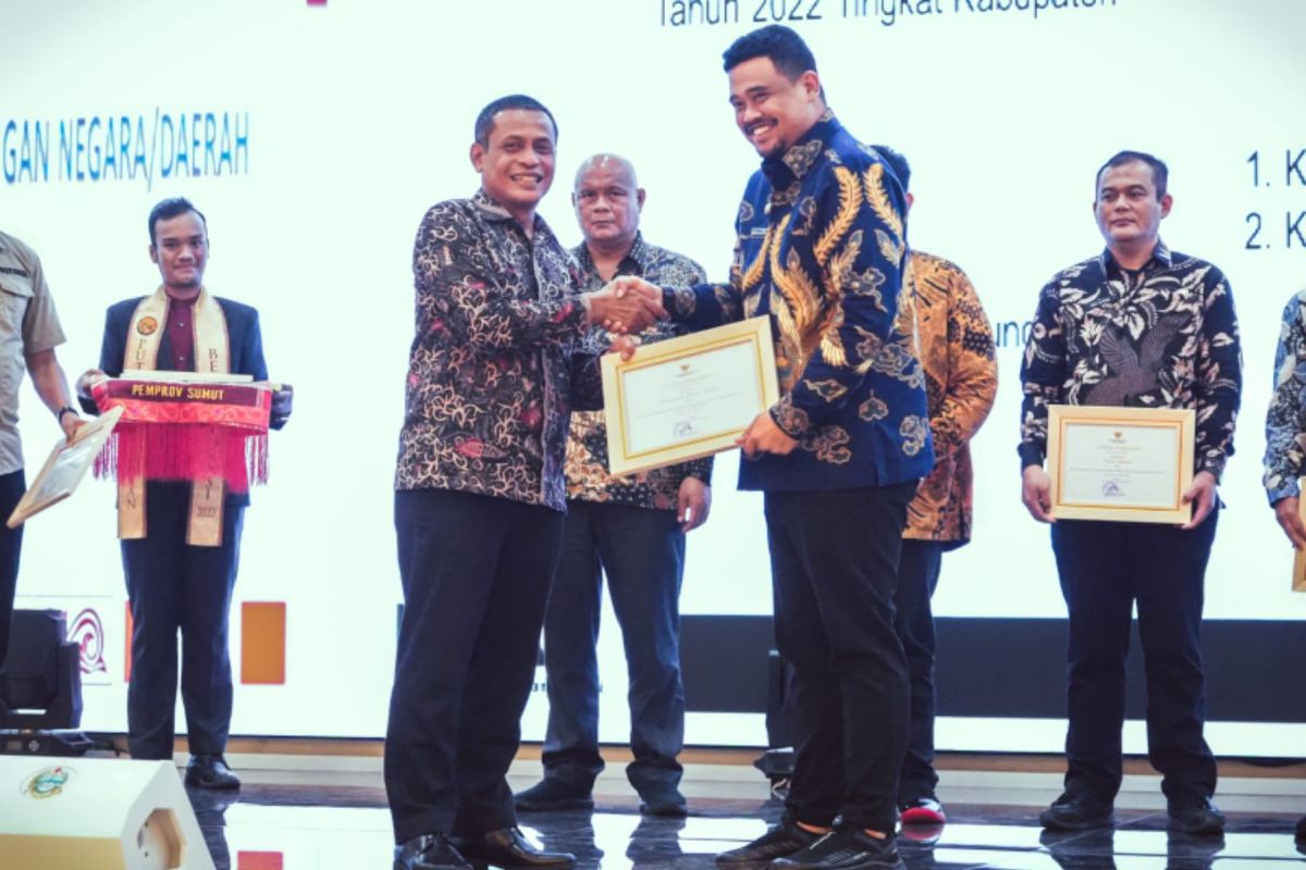 Wali Kota  Medan dapat penghargaan KPK karena tertinggi tertibkan PSU