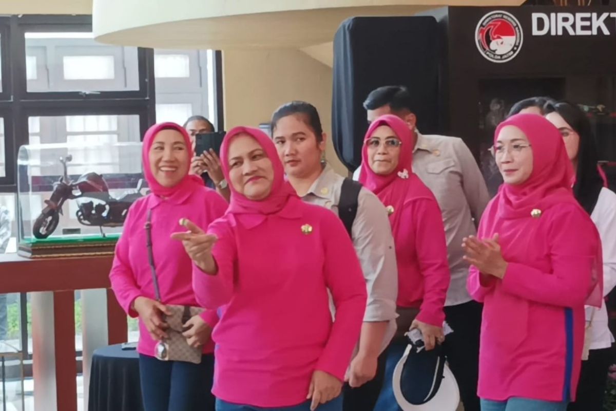 Ibu Negara dan OASE KIM sosialisasi antinarkoba  di Surabaya