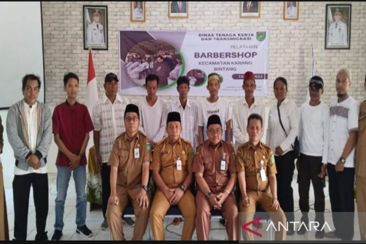 Disnakertran Tanah Bumbu latih warga berwirausaha