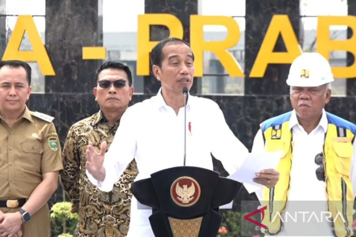 Presiden: Daya saing Indonesia masih tertinggal dengan jaringan tol 2.800 km
