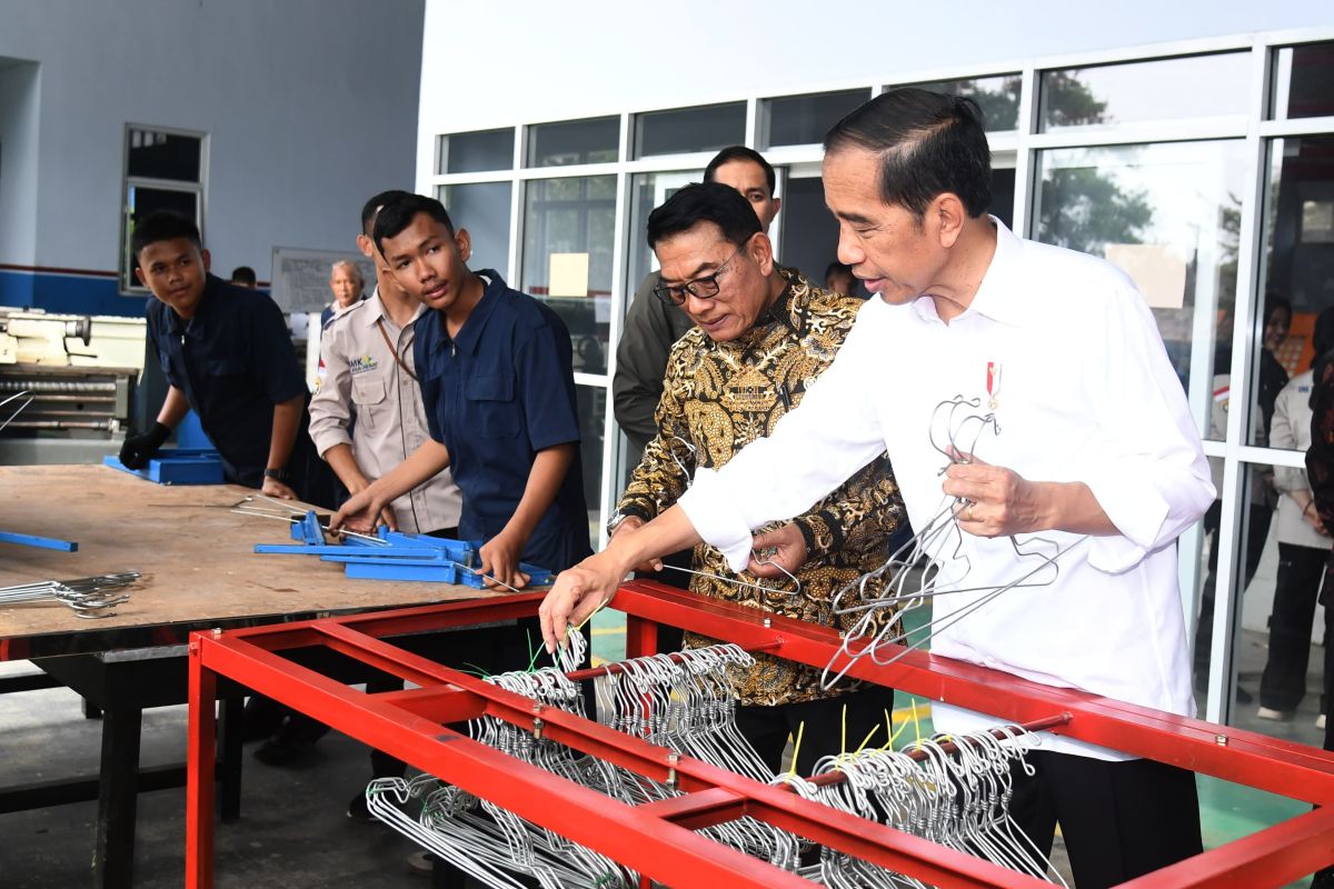 Jokowi berharap SMK gandeng industri tingkatkan keahlian siswa