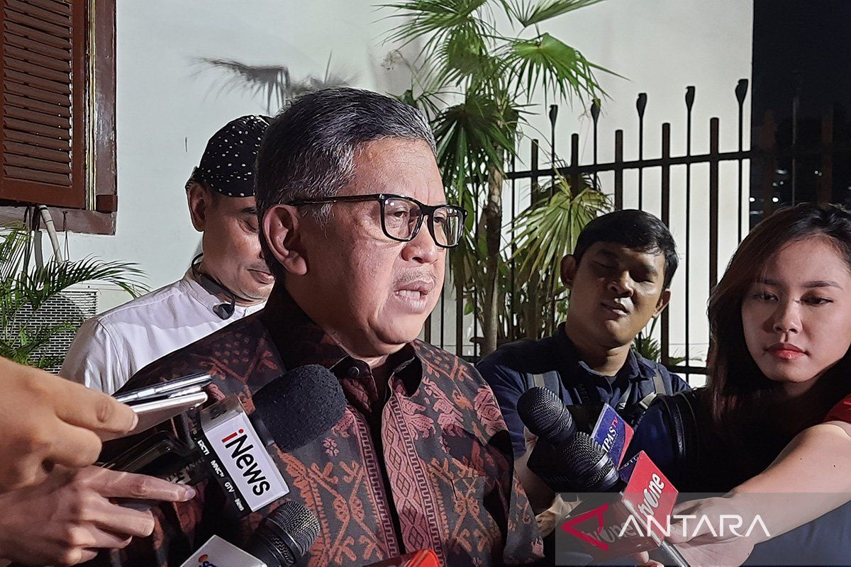 Hasto sebut Megawati dan Prabowo sudah bertemu saat HUT ke-78 TNI