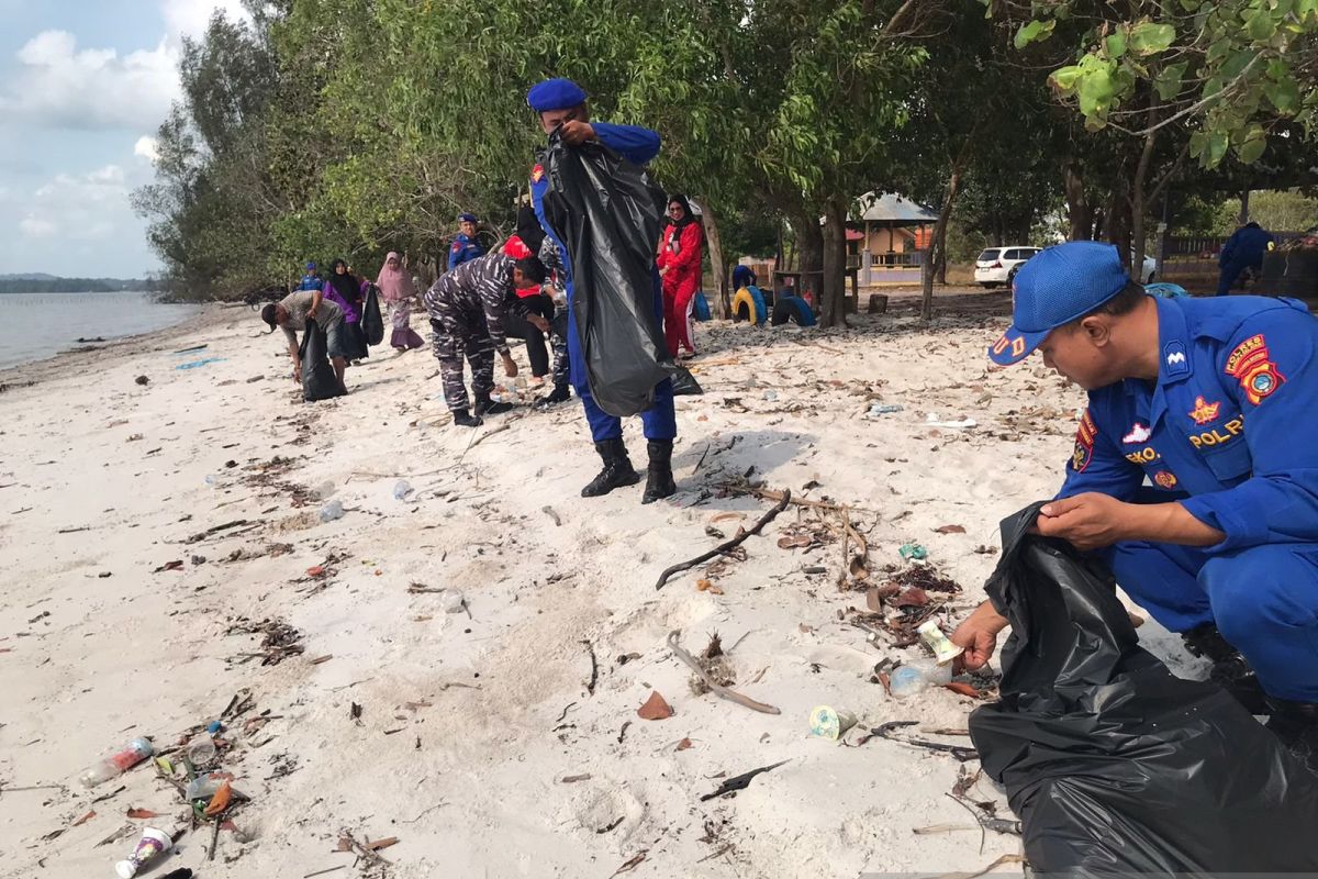 Sat Polairud Polres Bangka Selatan gelar sapu bersih