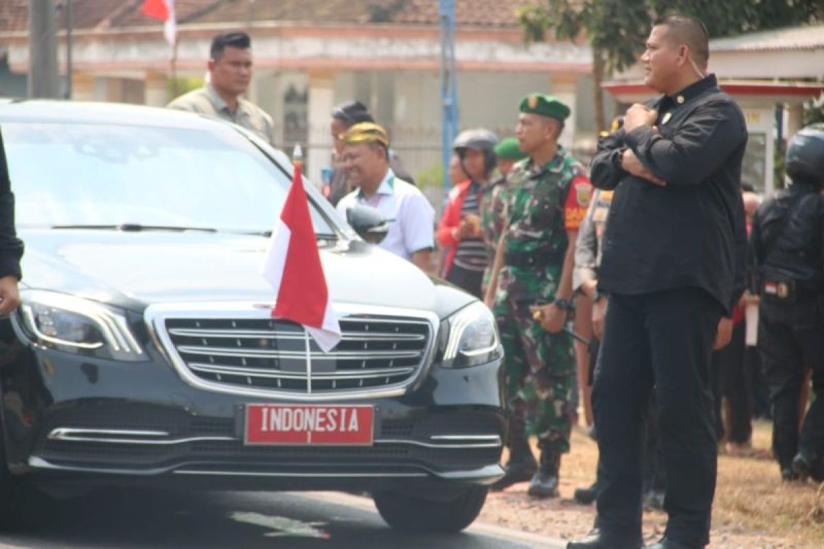 Presiden Joko Widodo singgah sebentar di Lampung Timur