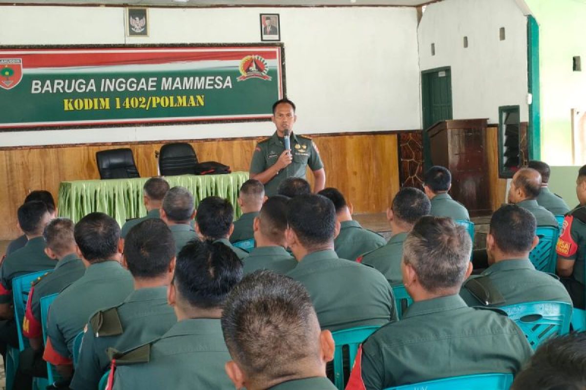 Dandim mengingatkan personel TNI di Polewali Mandar bijak gunakan medsos