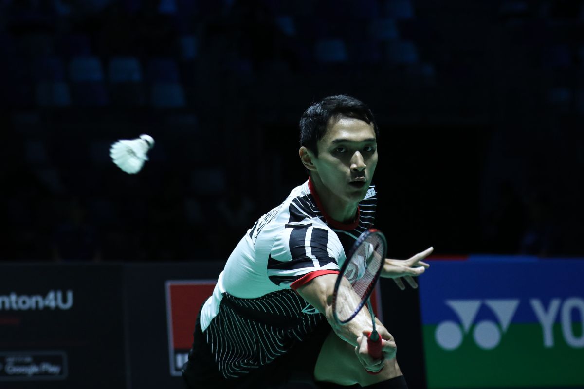 Kemenangan Jonatan menggandakan tunggal putra Indonesia di perempat final