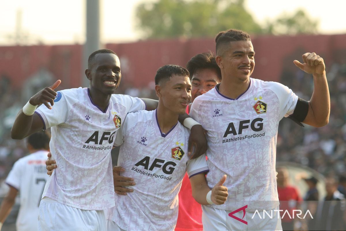 Persebaya Surabaya dibantai Persik Kediri empat gol tanpa balas