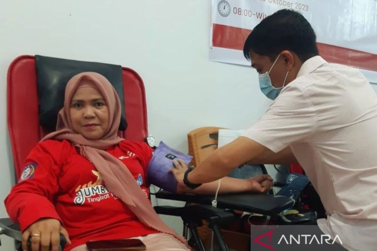 PMI Tolinggula gelar donor darah peringati Hari Sumpah Pemuda