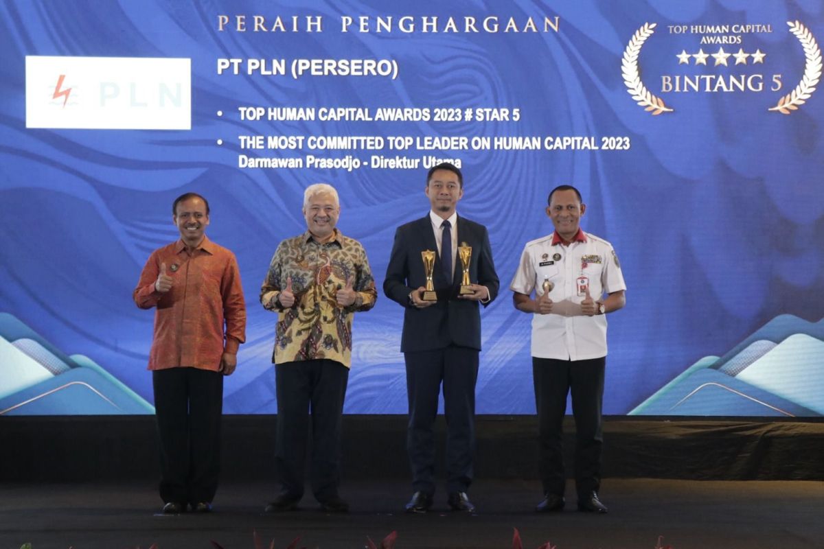 PLN Group Sabet Lima Penghargaan Top Human Capital Awards 2023