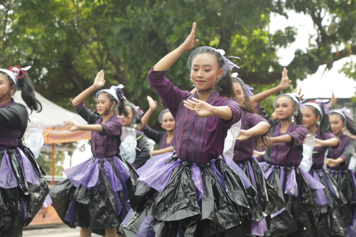 Ribuan peserta ikuti Pawai Budaya Garis Imajiner di Sleman