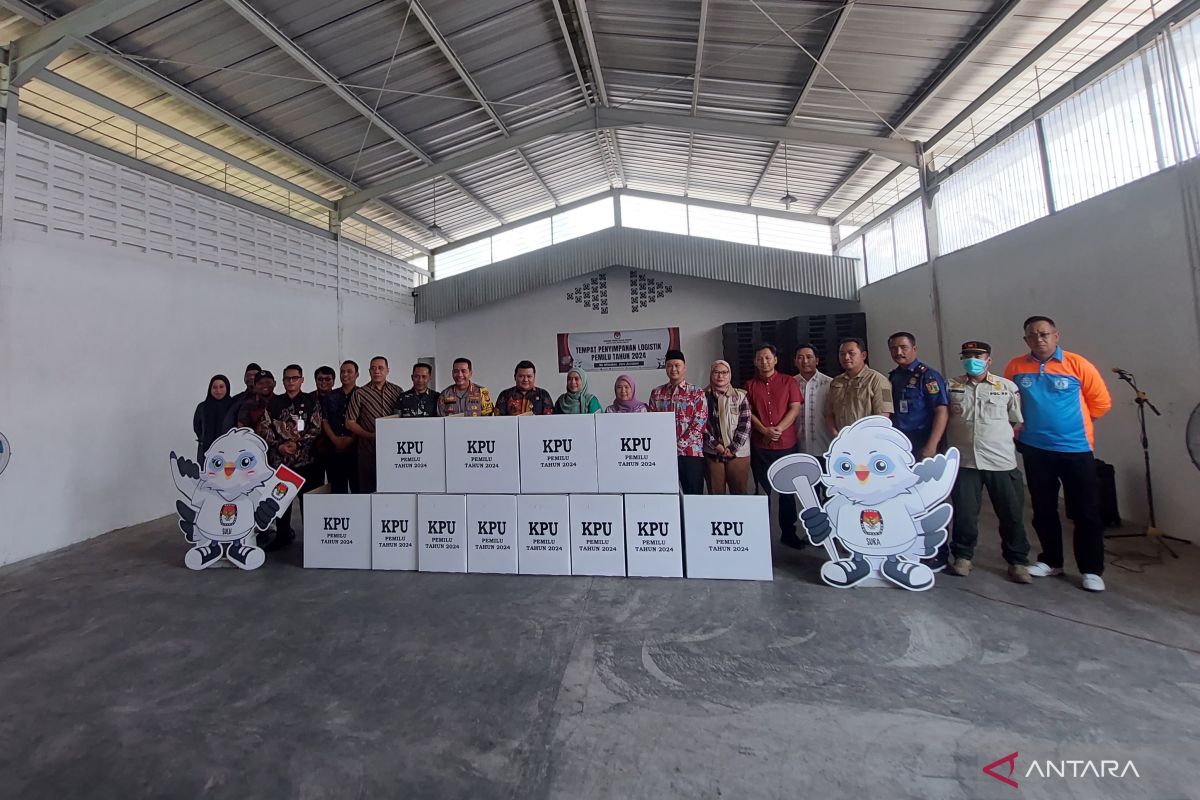 KPU Jakarta menargetkan distribusi awal logistik Pemilu 2024 tepat waktu