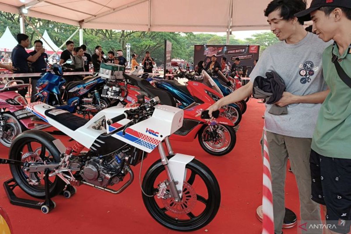 Sudut modifikasi jadi salah satu lokasi favorit di Honda Bikers Day