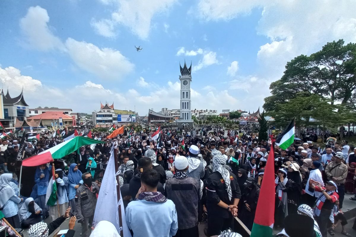 Ribuan warga hadiri aksi bela Palestina di Bukittinggi