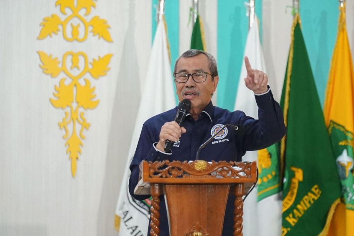 Mantan Gubernur Riau diperiksa Bareskrim Polri terkait dugaan korupsi di PT SPR