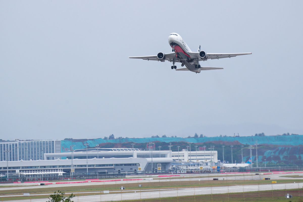 Bandara khusus kargo di China layani rute internasional Ezhou-Osaka
