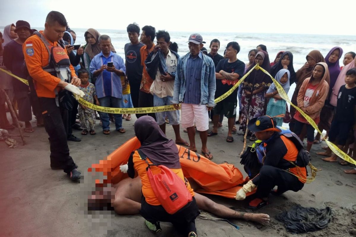 Nelayan Padang Pariaman ditemukan tewas di Pantai Tiku