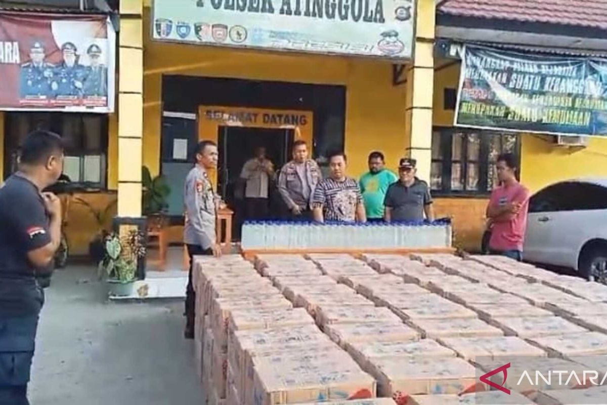 Polsek Atinggola gagalkan penyelundupan 4 800 botol minuman keras