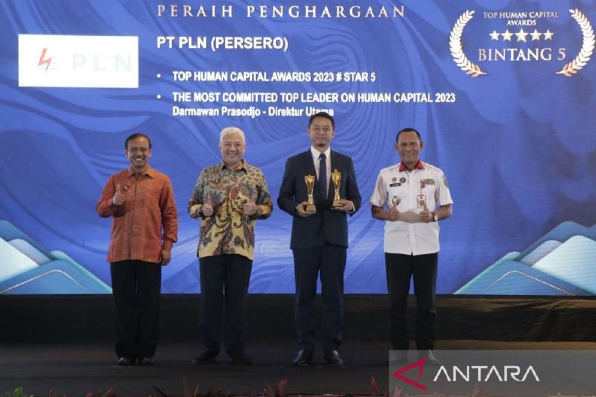 PLN Group sabet lima penghargaan Top Human Capital Awards 2023