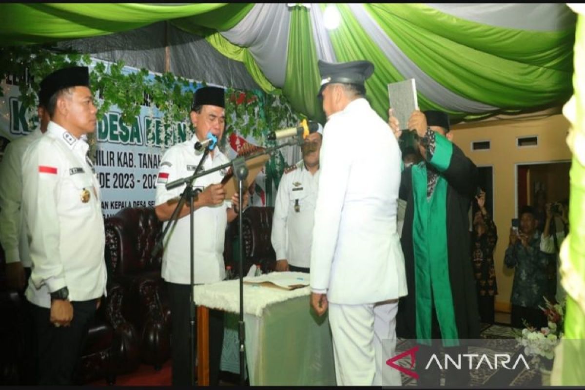 Bupati Tanah Bumbu lantik kades terpilih di tiga kecamatan