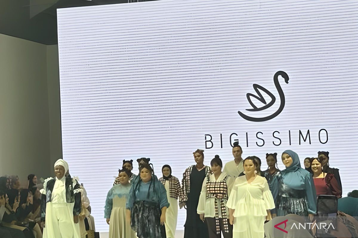 Pakaian "plus size" koleksi "Manifesto" di JFW 2024